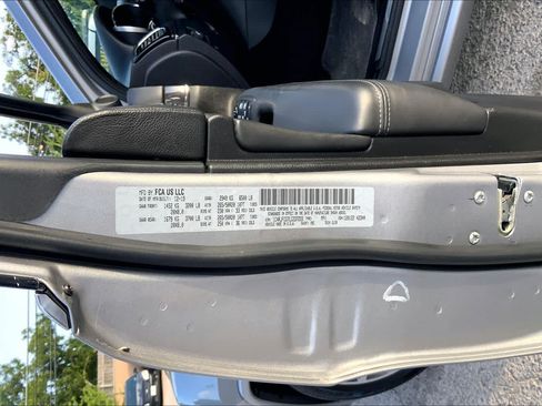 Used 2020 Jeep Grand Cherokee Overland AWD/4WD image 35