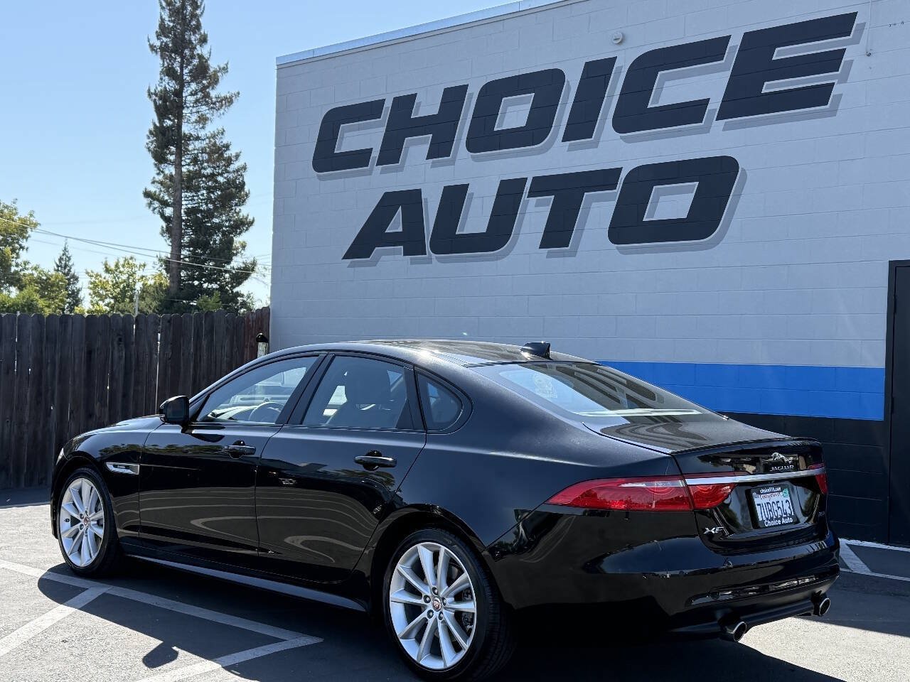 Used 2016 Jaguar XF R-Sport RWD image 26