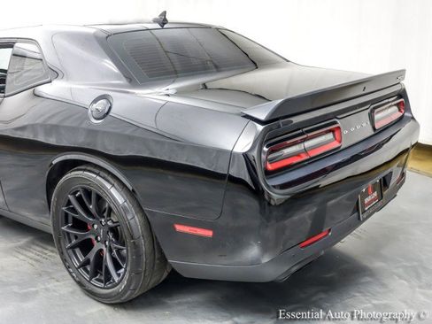 Used 2016 Dodge Challenger SRT Hellcat RWD image 9