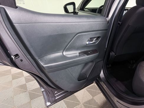Used 2025 Nissan Kicks SV AWD/4WD image 37