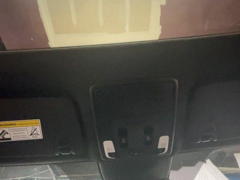 Used 2025 Honda Pilot TrailSport image 37