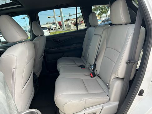 Used 2023 Honda Passport EX-L image 25