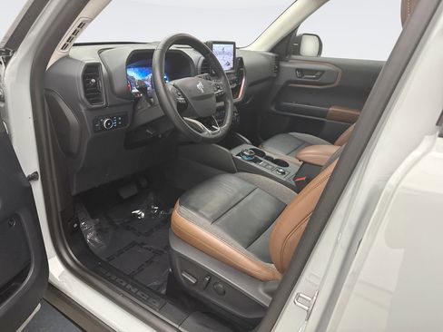 Used 2023 Ford Bronco Sport Outer Banks w/ Tech Package AWD/4WD image 10