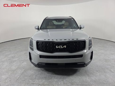Used 2022 Kia Telluride SX w/ SX Prestige Package image 2