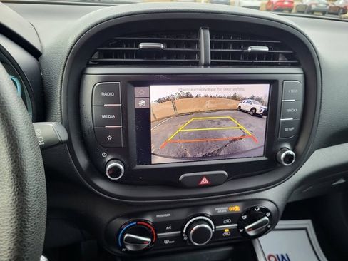 Used 2024 Kia Soul LX w/ Option Group 015 image 17