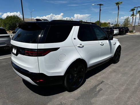 Used 2026 Land Rover Discovery Dynamic SE AWD/4WD image 2