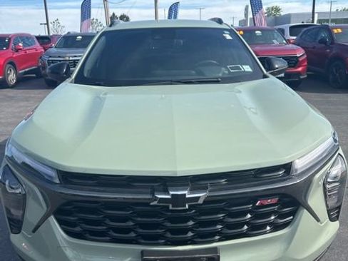 Used 2024 Chevrolet Trax RS FWD image 3