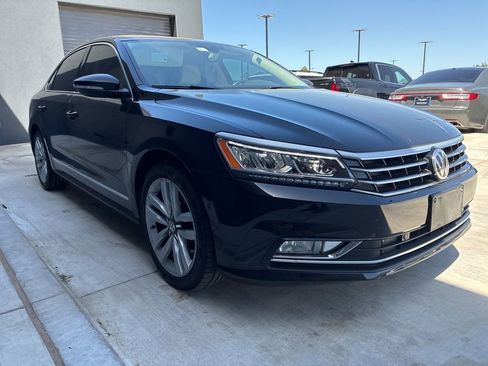 Used 2017 Volkswagen Passat 1.8T SEL Premium FWD image 3