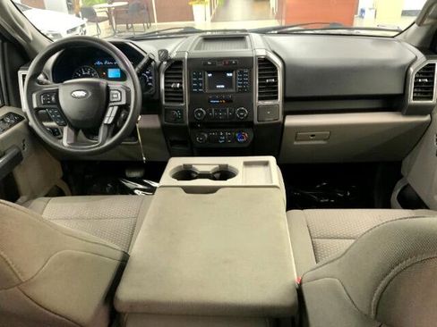Used 2017 Ford F150 XLT image 7