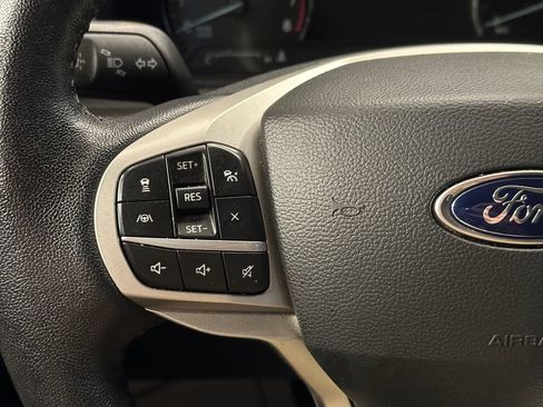 Used 2022 Ford Explorer Limited w/ Equipment Group 301A AWD/4WD image 11