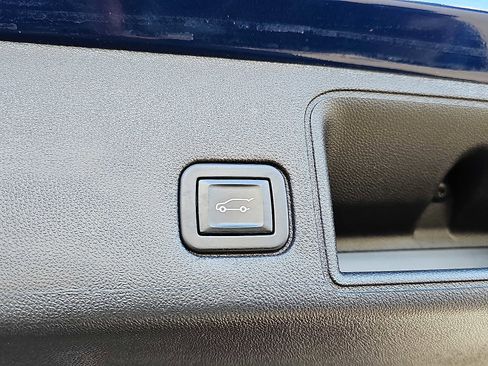 Used 2022 GMC Terrain SLE w/ Driver Convenience Package image 31