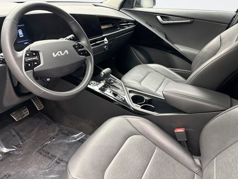 Used 2023 Kia Niro SX Touring FWD image 10
