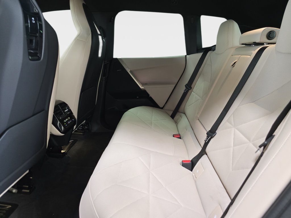 Certified 2024 BMW iX xDrive50 w/ Sport Package AWD/4WD image 14
