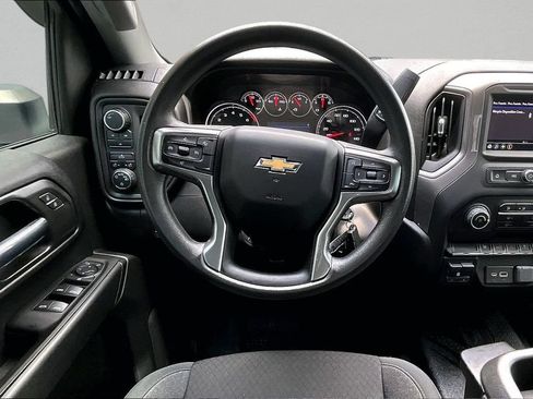 Used 2022 Chevrolet Silverado 2500 Custom w/ Custom Convenience Package AWD/4WD image 10