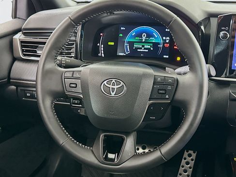Used 2025 Toyota Camry SE w/ Multimedia Upgrade Package FWD image 8