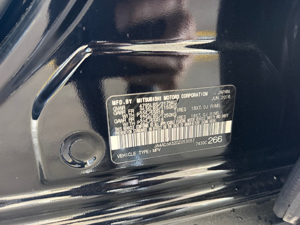 Used 2016 Mitsubishi Outlander SEL FWD image 34