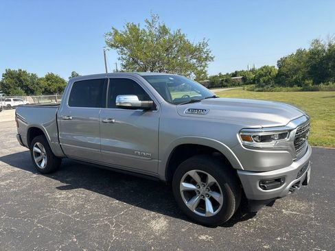 Used 2019 RAM 1500 Limited RWD image 1