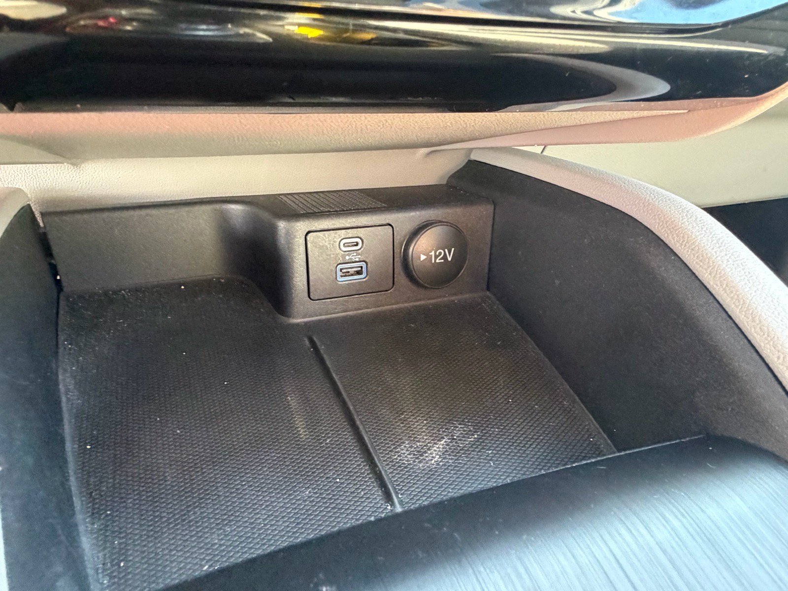 Used 2023 Ford Escape Active w/ Tech Pack #1 FWD image 32