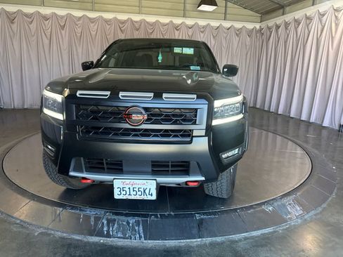 Used 2026 Nissan Frontier PRO-4X AWD/4WD image 2