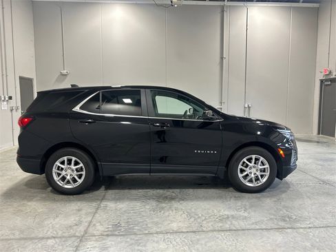 Used 2023 Chevrolet Equinox LT image 5