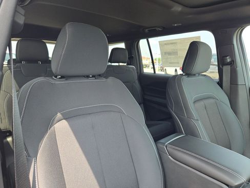 New 2026 Jeep Grand Cherokee L 2WD image 22