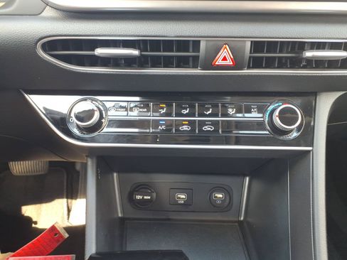 Used 2023 Hyundai Sonata SE w/ Preferred Accessory Package FWD image 23