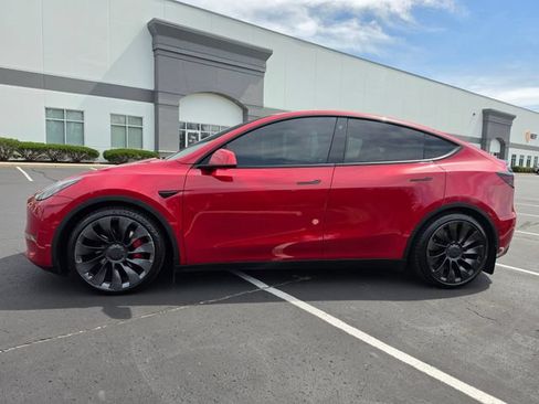 Used 2022 Tesla Model Y Performance AWD/4WD image 13