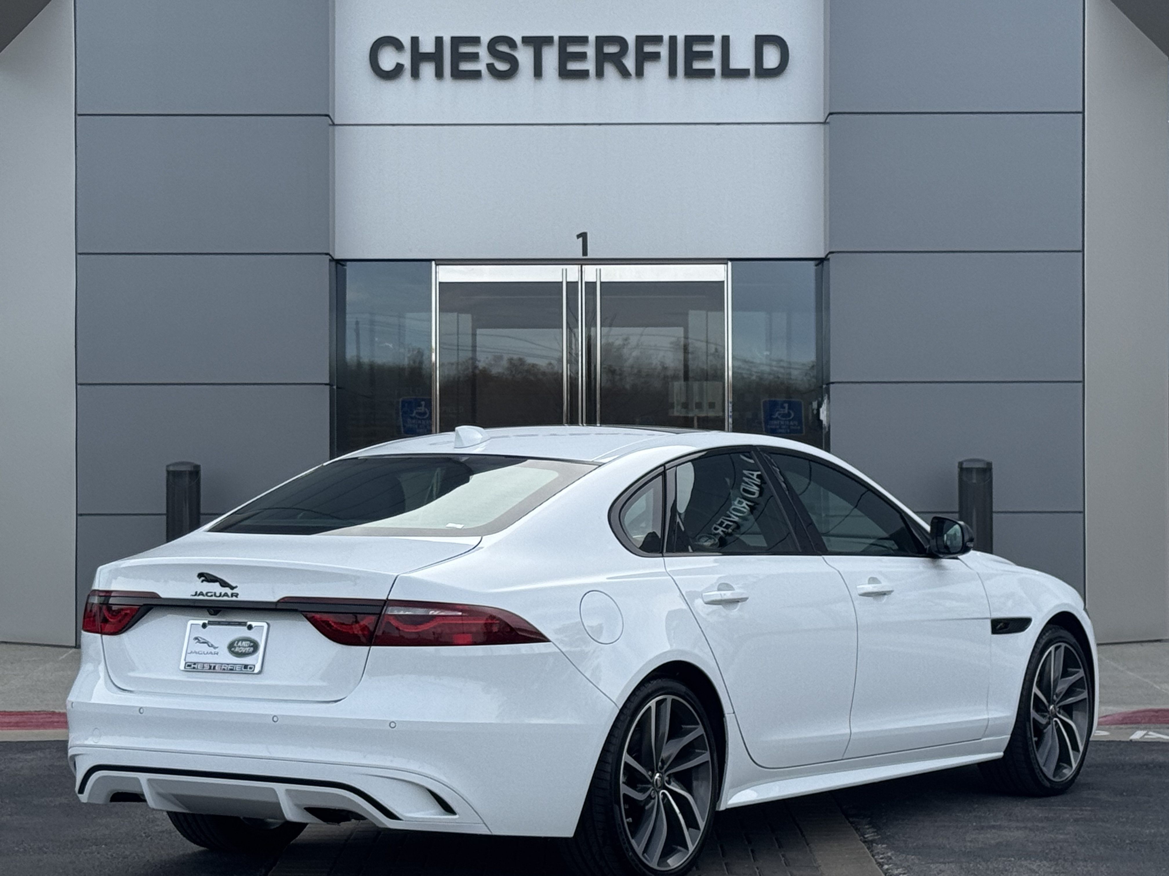 Used 2024 Jaguar XF R-Dynamic SE AWD/4WD image 2