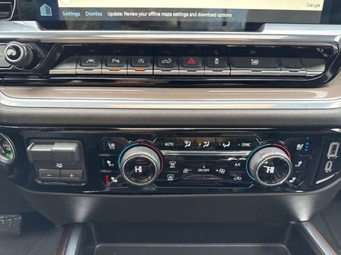 Used 2022 Chevrolet Silverado 1500 High Country w/ High Country Premium Package image 7