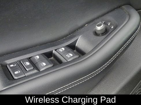 Used 2023 Jeep Grand Cherokee L Laredo image 18