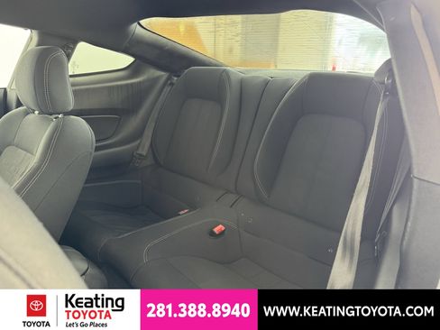 Used 2019 Ford Mustang Coupe w/ Black Accent Package RWD image 15