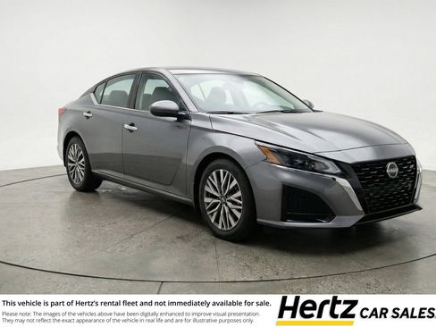 Used 2025 Nissan Altima 2.5 SV FWD image 1