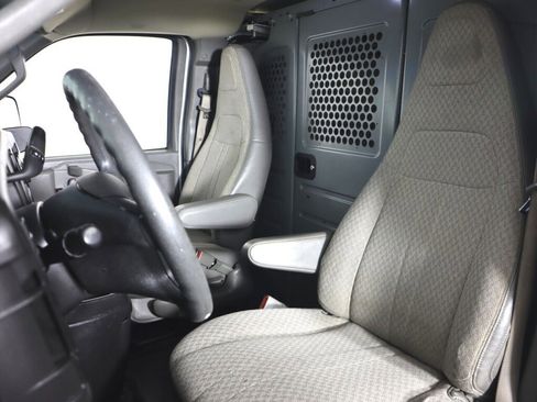 Used 2017 Chevrolet Express 2500 image 24