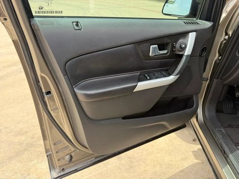 Used 2014 Ford Edge SEL w/ Equipment Group 205A FWD image 9
