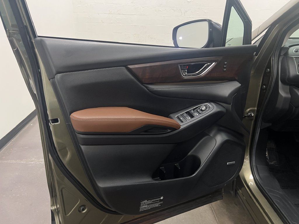 Used 2025 Subaru Ascent Touring AWD/4WD image 10