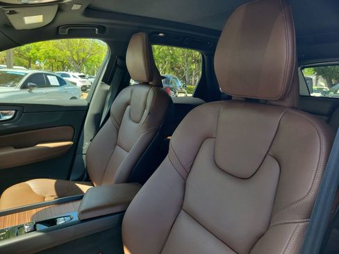 Certified 2024 Volvo XC60 B5 Plus AWD/4WD image 21