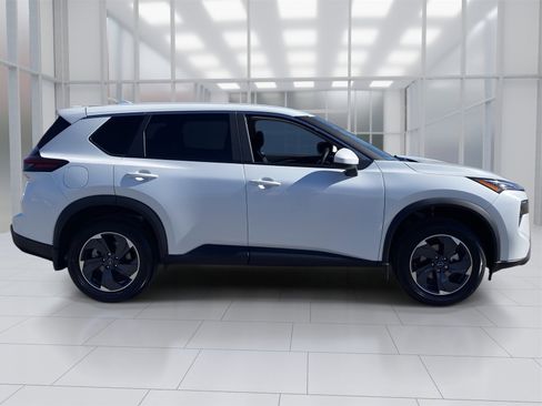 New 2026 Nissan Rogue SV image 7
