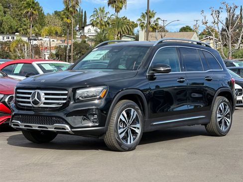 New 2025 Mercedes-Benz GLB 250 4MATIC image 7