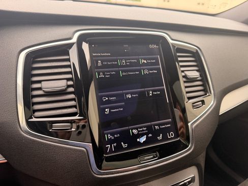 Used 2018 Volvo XC90 T6 R-Design AWD/4WD image 13