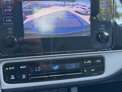 Used 2019 Toyota Corolla LE image 15