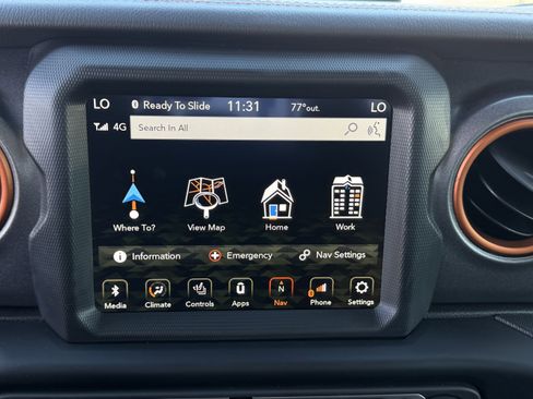 Used 2023 Jeep Gladiator Mojave w/ Cold Weather Group image 23