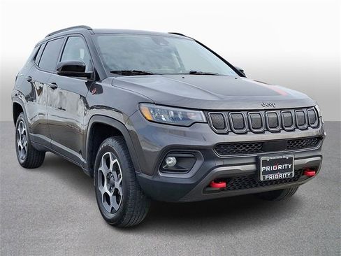 Used 2022 Jeep Compass Trailhawk w/ Trailhawk Convenience Group image 3
