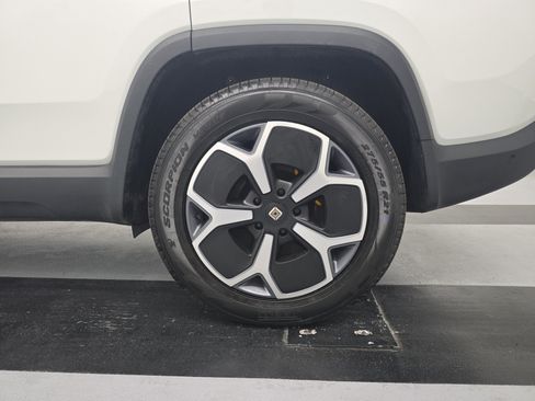 Used 2024 Rivian R1S Adventure AWD/4WD image 10