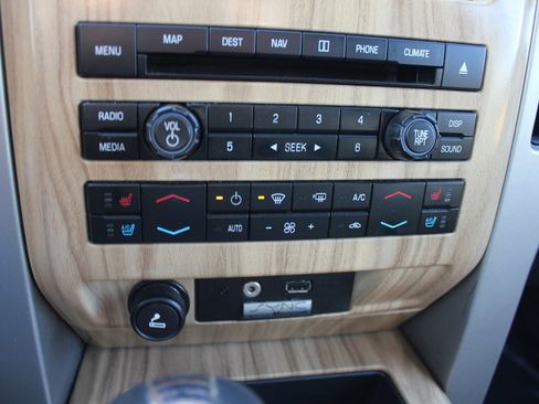 Used 2011 Ford F150 Lariat w/ Lariat Chrome Pkg image 18