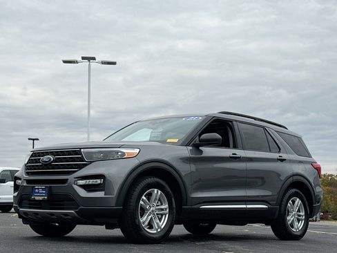 Certified 2022 Ford Explorer XLT w/ Equipment Group 202A image 12