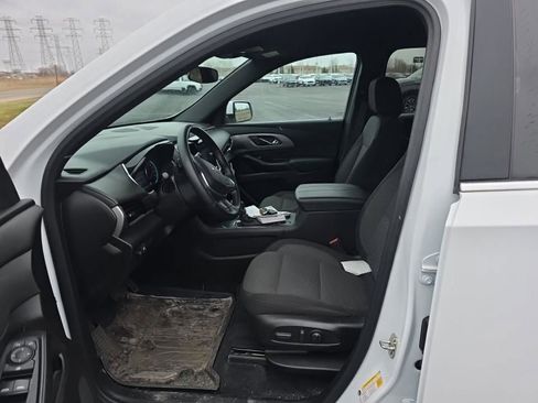 Used 2023 Chevrolet Traverse LT image 10
