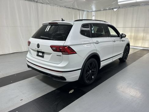 Certified 2022 Volkswagen Tiguan SE R-Line AWD/4WD image 2