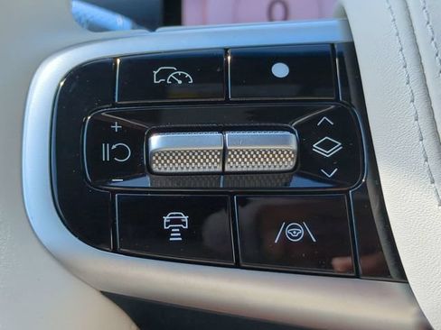 Certified 2025 Genesis GV80 3.5T Prestige AWD/4WD image 23