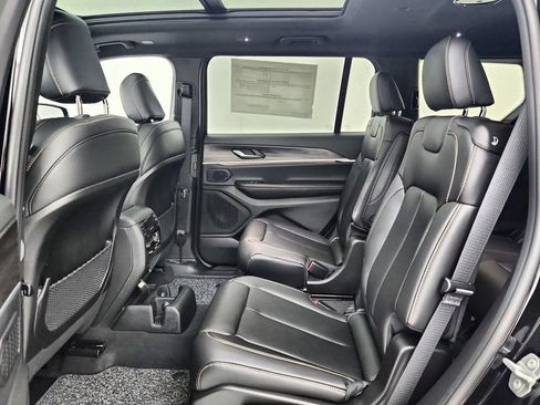 New 2026 Jeep Grand Cherokee L Limited AWD/4WD image 30