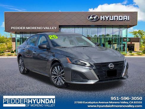 Used 2025 Nissan Altima 2.5 SV image 1